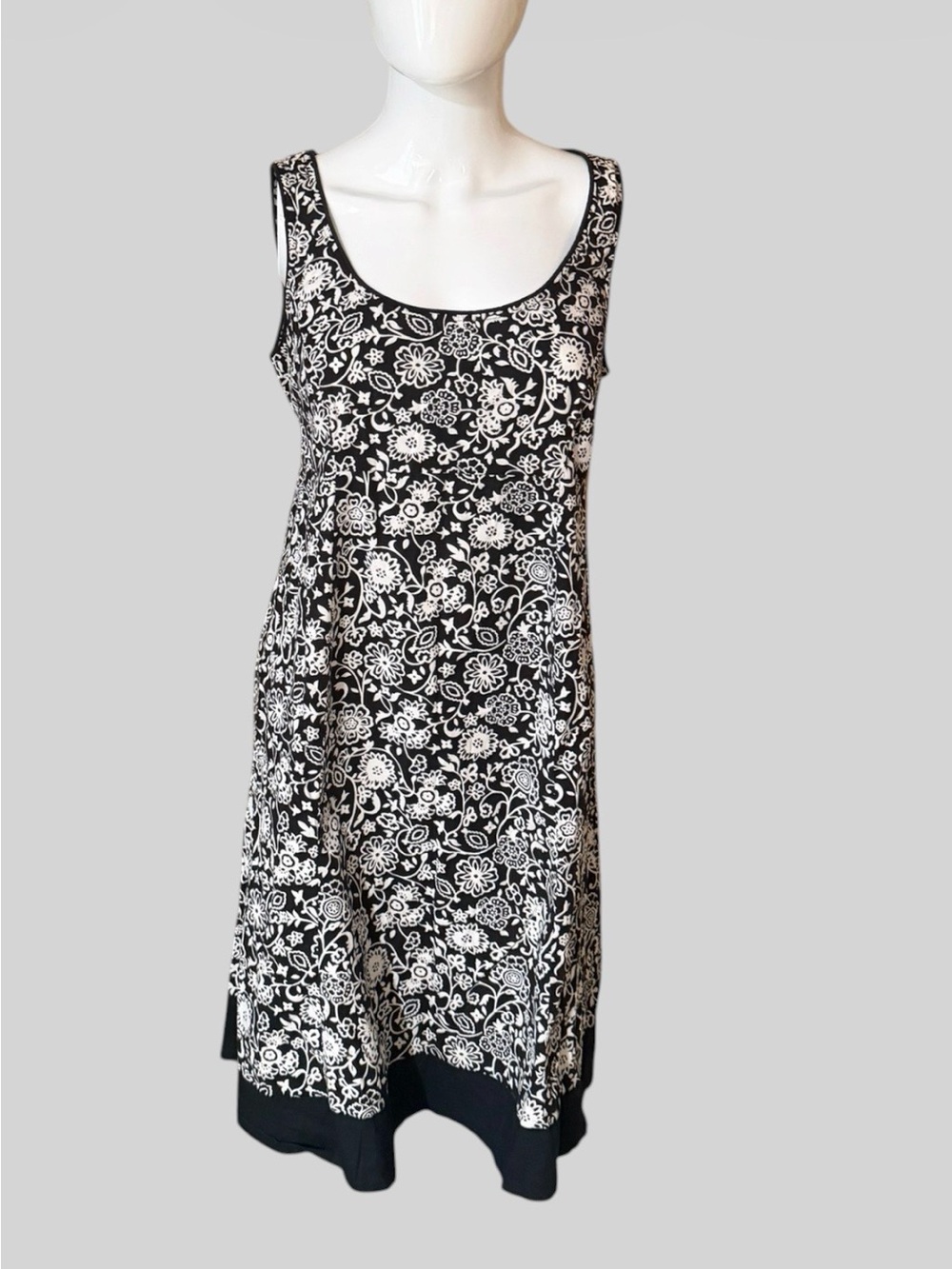 Motherhood Maternity Black & White Floral Sleeveless Dress